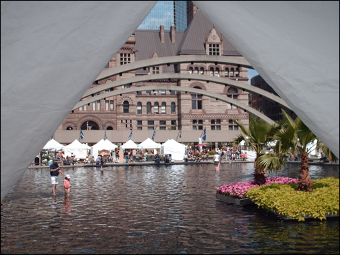 Cooling off, Toronto Outdoor Art Exhibition 2007