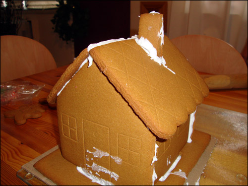 gingerbread house, bare