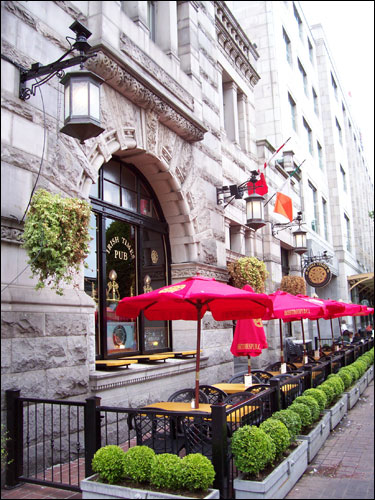 Irish Times pub, downtown Victoria